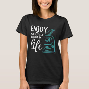 grappige microscoop , mocrobiologen biology nerd s t-shirt