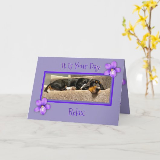 Grappige "Moederdag" Kaart W / Basset Hound Puppy (Gele Bloem)