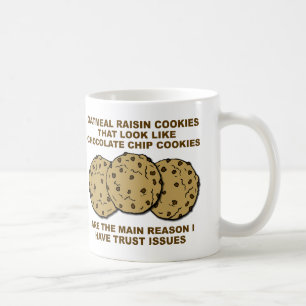 Grappige mok met cookie wantrouwensproblemen