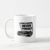 Grappige mok van Never Forget Records (Links)