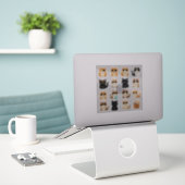 Grappige Mopshond Kat Stickers  (Laptop op bureau)