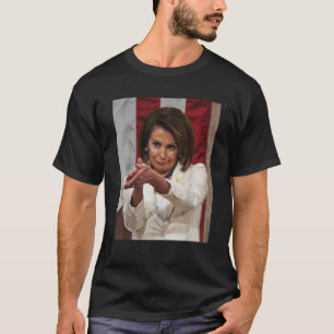 Grappige Nancy Pelosi klap terug naar shirt tegen 