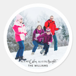 Grappige 'niet alles is rustig'-familiefoto vakant ronde sticker