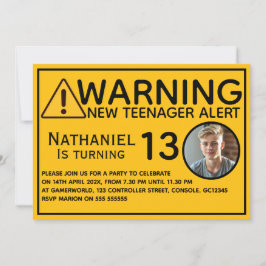 Grappige nieuwe tiener 13e verjaardagsuitnodiging kaart