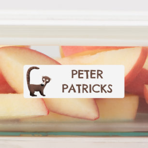 Grappige nieuwsgierige coatimundi cartoon geperson labels