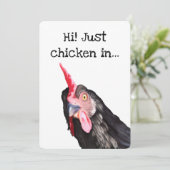 Grappige nieuwsgierige kip inchecken kaart (Staand voorkant)