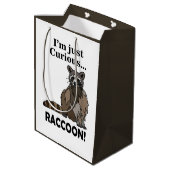 Grappige Nieuwsgierige Wasbeer Medium Cadeauzakje (Achterkant Gekanteld)