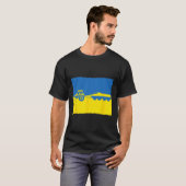 Grappige Oekraïense boer met tractor steelt een Ru T-shirt (Voorkant volledig)
