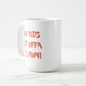 Grappige oude geezer krijgen off mijn gazon vader mok (Voorkant links)