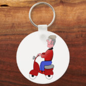 Grappige Oude Man op Rode Scooter Sleutelhanger (Voorkant)