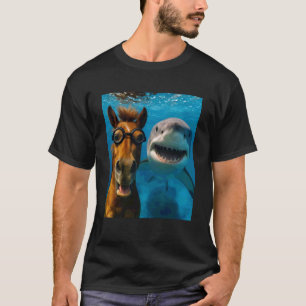 Grappige paard selfie met haai oceaan liefhebbers  t-shirt