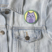 Grappige paarse kat met zijdelingse blik ronde button 5,7 cm (In situ)