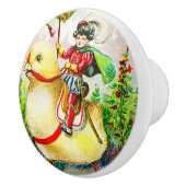 Grappige paasgroeten: ruiter op reusachtige kuiken keramische knop (Rechts)