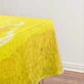 Grappige paasgroeten: ruiter op reusachtige kuiken tafelkleed (Voorbeeld)