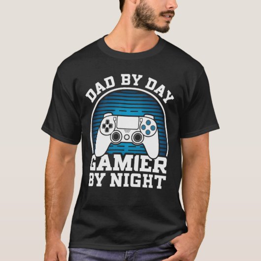 Grappige papa gamer bij nacht retro stijl voor vad t-shirt (Voorkant)