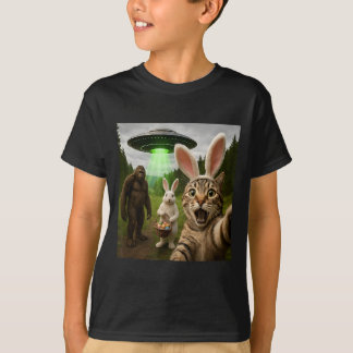 Grappige Pasen Kat Selfie met Konijn Bigfoot UFO T-shirt
