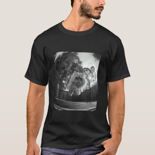 Grappige Perzische Kat die op Trampoline Springt D T-shirt (Voorkant)