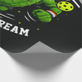 Grappige Pickle die Pickleball speelt Cadeaupapier (Hoek)