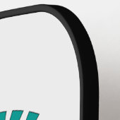 Grappige Pickle die Pickleball speelt Paddle (Links Detail)