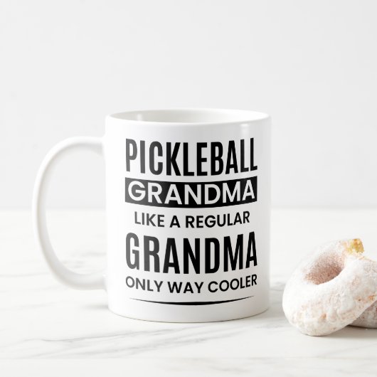 Grappige pickleball oma als een gewone oma koffiemok (Met donut)