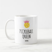 Grappige Pickleball Queen, aangepaste monogram naa Koffiemok (Links)