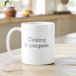 Grappige Pickleball Typografie Eenvoudige minimali Koffiemok<br><div class="desc">Geniet van uw koffie met een vleugje humor met de Funny Pickleball Typography Simple Minimalist Coffee Mok. Deze stijlvolle mok heeft een strak, minimalistisch design met geestige pickleball gezegden die een glimlach op je gezicht brengen. Gemaakt van hoogwaardig keramiek, het is perfect voor je ochtendbrouwsel of middagthee. Het comfortabele handvat...</div>