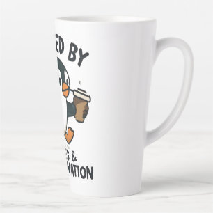 Grappige pinguïn die rent met koffiekopje latte mok
