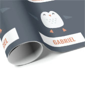 grappige pinguïn-gepersonaliseerde kinderen cadeaupapier (Rol Hoek)