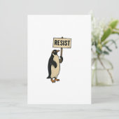 Grappige pinguïn verzet zich tegen protest tegen t aankondiging (Staand voorkant)