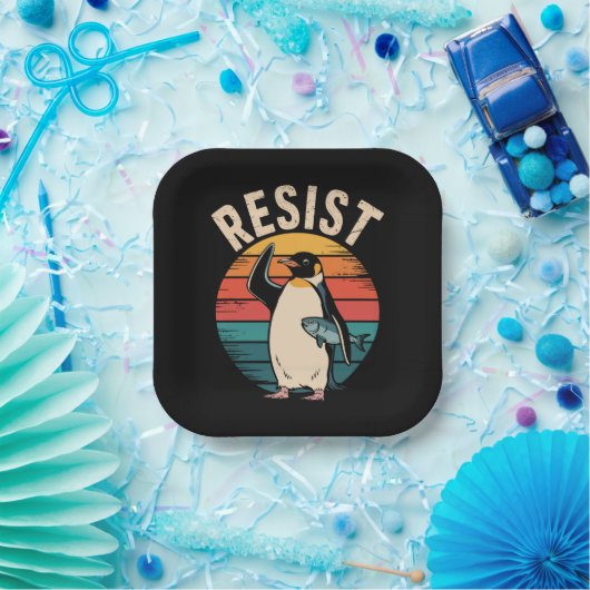 Grappige pinguïn verzet zich tegen tariefprotest papieren bordje (Feest)