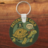 Grappige Piraat Schildpad Geduld Goud Sleutelhanger (Voorkant)