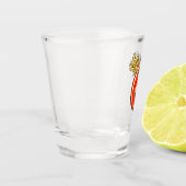 Grappige pittige chili in brand shot glas (Links)