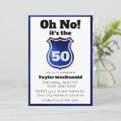 Grappige politieagent badge 50e verjaardag kaart (Staand voorkant)