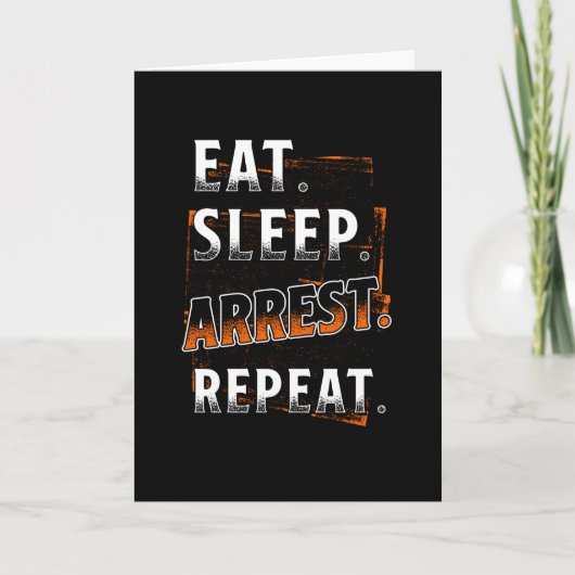 Grappige politieman die iets zegt kaart (Voorkant)