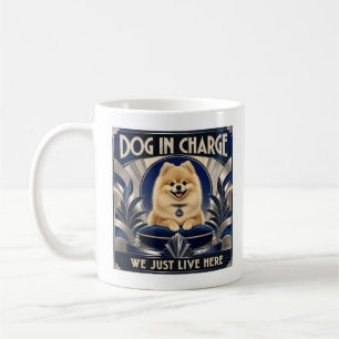 Grappige Pomeranian Bestuurt het Huis Koffiekop - Koffiemok