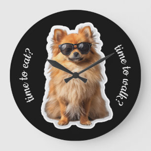 Grappige Pomeranian Hond Tijd om te Wandelen Tijd Grote Klok