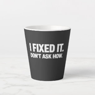 Grappige programmeur debugging humor latte mok