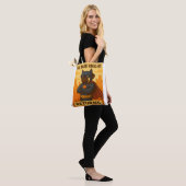 - Grappige Pug Art in Cape - Marvel-geïnspireerde Tote Bag (Op model)
