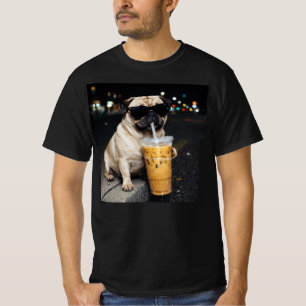 Grappige Pug Drinkt IJskoude Koffie Schattige Hond T-shirt