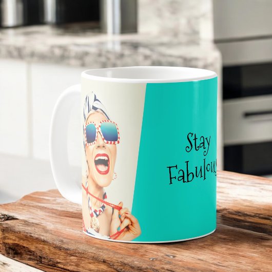 Grappige Retro Beach Lady in Zonnebril Fabulous Koffiemok