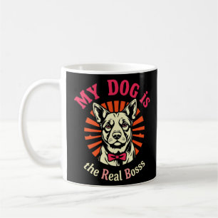Grappige retro 'Mijn hond is de echte baas' Koffiemok