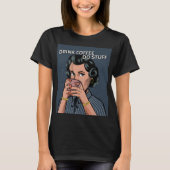 GRAPPIGE RETRO VROUW HUISVROUW COFFEE T-SHIRTS (Voorkant)