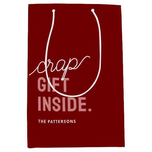 Grappige rode kerstvakantie medium cadeauzakje (Voorkant)