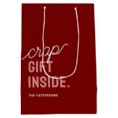 Grappige rode kerstvakantie medium cadeauzakje (Achterkant)