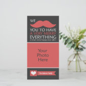 Grappige Rode Snor Kerst Foto Feestdagenkaart (Staand voorkant)