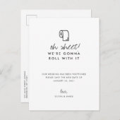 Grappige Rol Ermee Nieuwe Datum Uitstel Trouwdatum Aankondigingskaart (Voorkant / Achterkant)