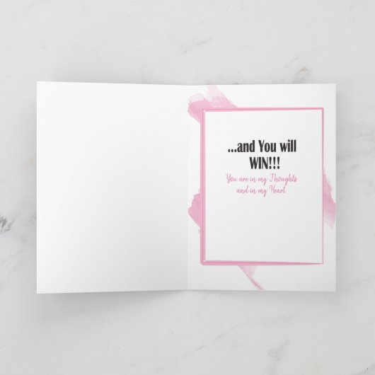 Grappige roze bokshandschoenen vechten tegen borst kaart (Binnen)