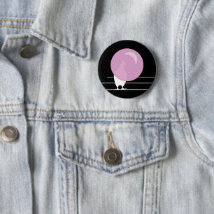 Grappige Roze Bubble Gum Vogel Op Een Draad Zwart Ronde Button 5,7 Cm