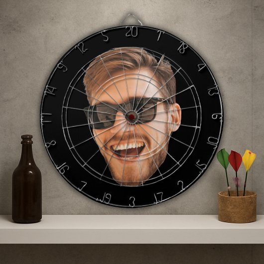 Grappige sarcastische bewerkbare foto van vijand dartbord