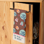 Grappige Schattigee uilen patroon gepersonaliseerd Theedoek<br><div class="desc">Grappige Schattigee uilen met een leuke offerte. Het citaat luidt "Eet, drink, en ben rommelig!"of verandering in om het even wat u zou willen. Deze kleurrijke handdoeken zijn perfect om wat plezier en flair aan uw keuken toe te voegen. Combineer het met een fles wijn en het maakt een geweldig...</div>